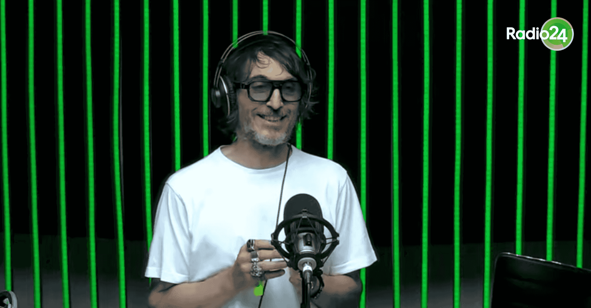 https://i2.res.24o.it/radio24/assets/img/Radio24/_Immagini/2025/07/140725_la_zanzara.png