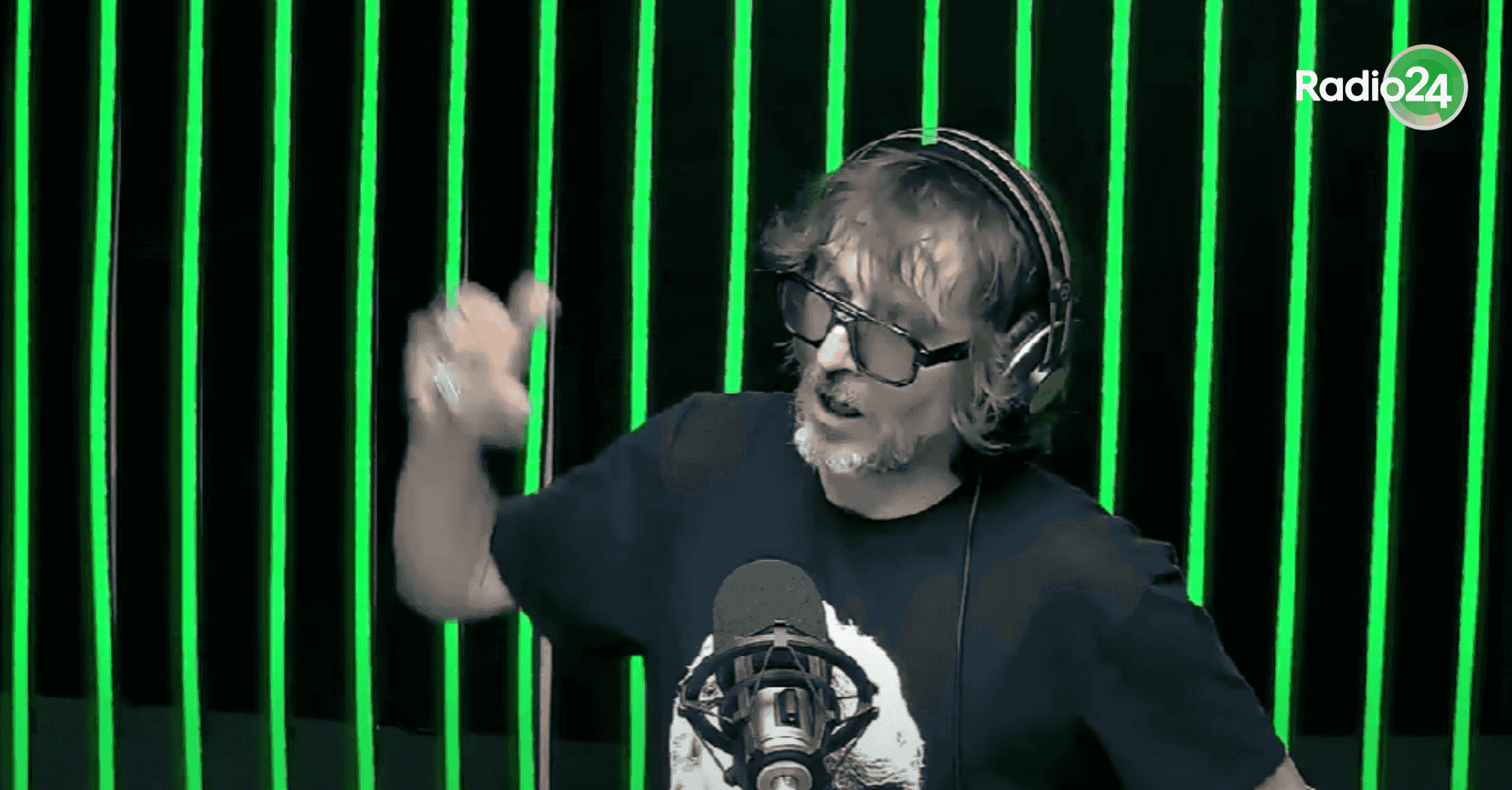 https://i2.res.24o.it/radio24/assets/img/Radio24/_Immagini/2025/07/160725_la_zanzara.png