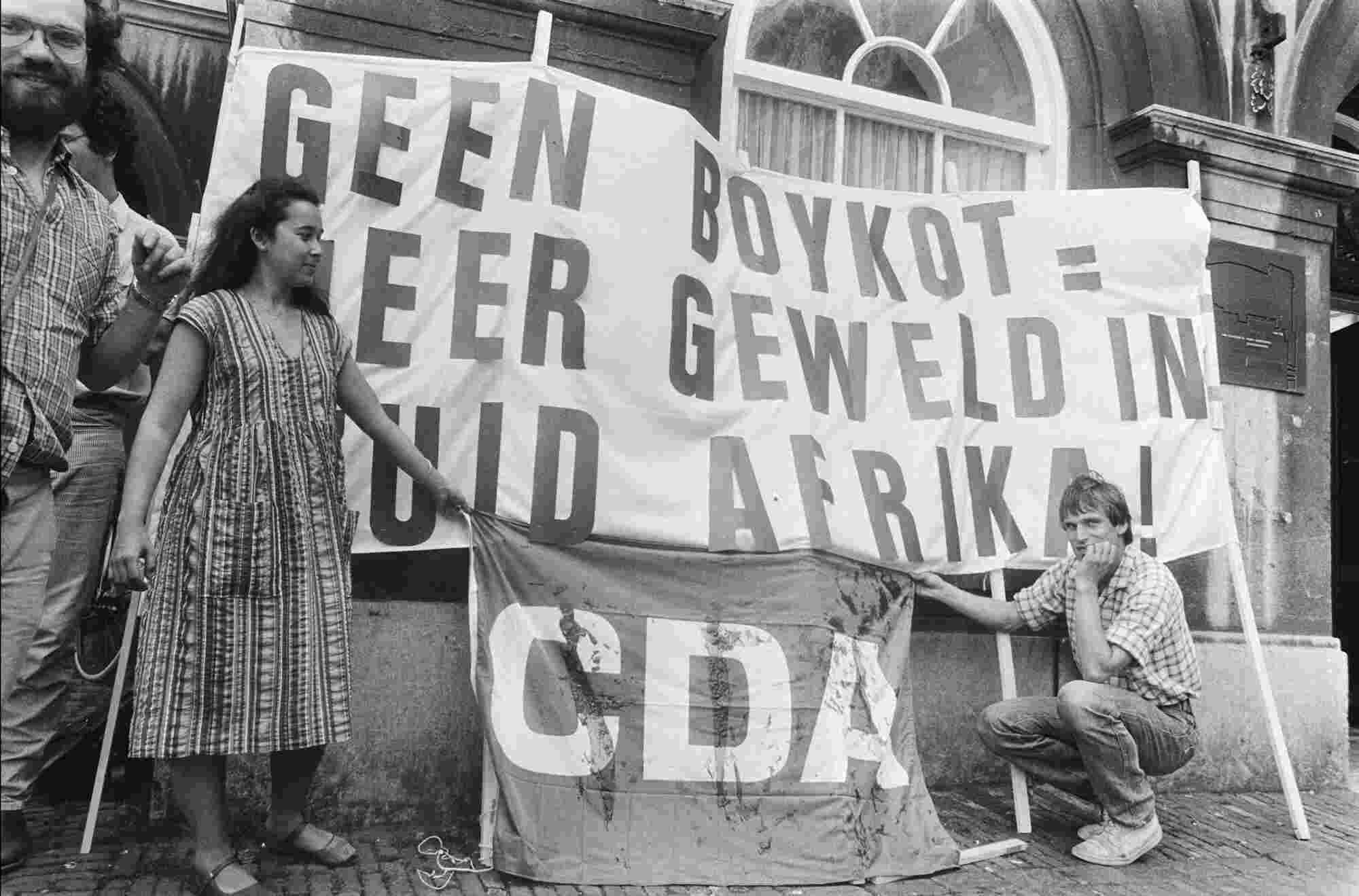 https://images.poms.omroep.nl/image/s1400%3C/s2000%3E/2385714.jpg