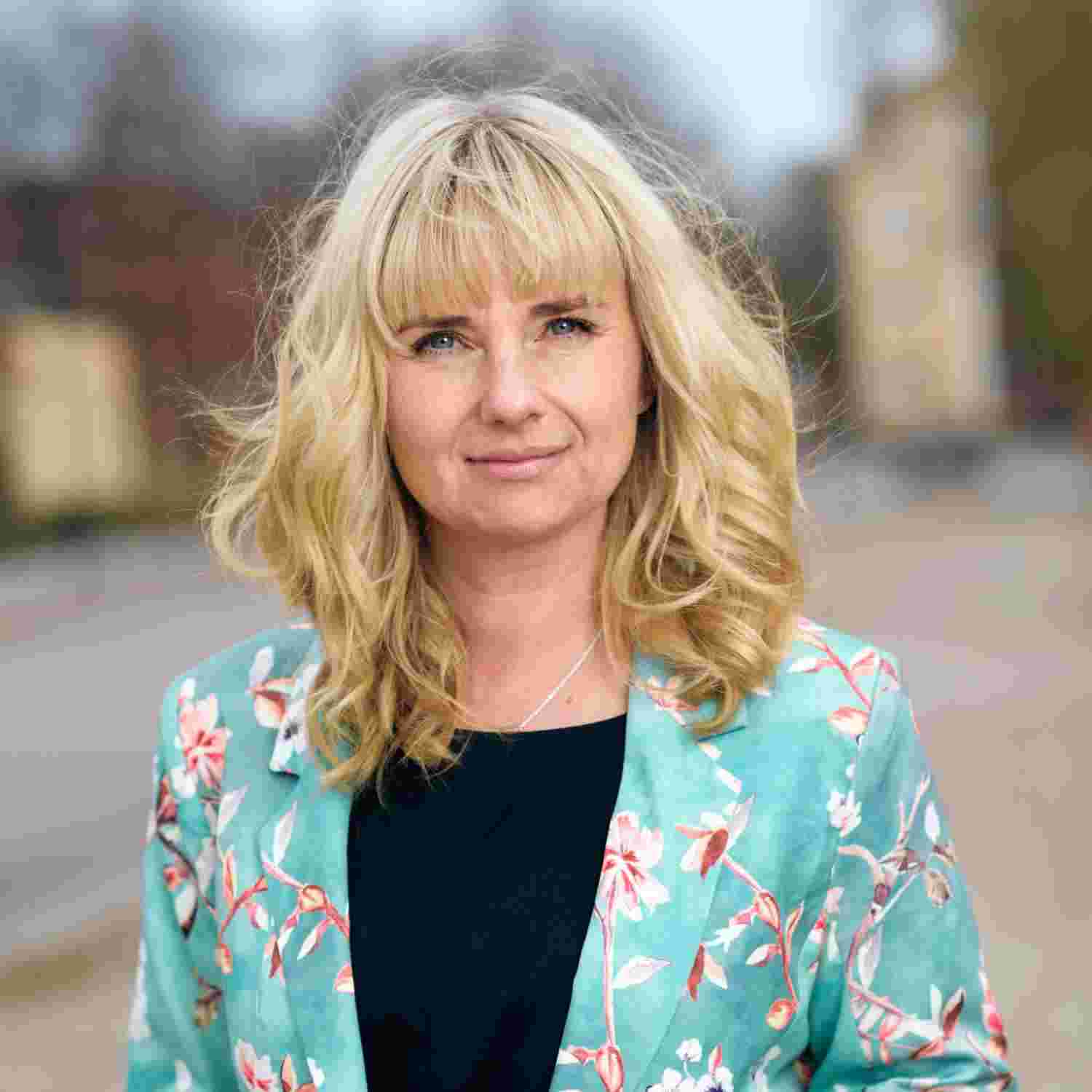 https://static.libsyn.com/p/assets/b/e/9/f/be9f676b218516b1/23_Ulrika_Spls_1-1.jpg