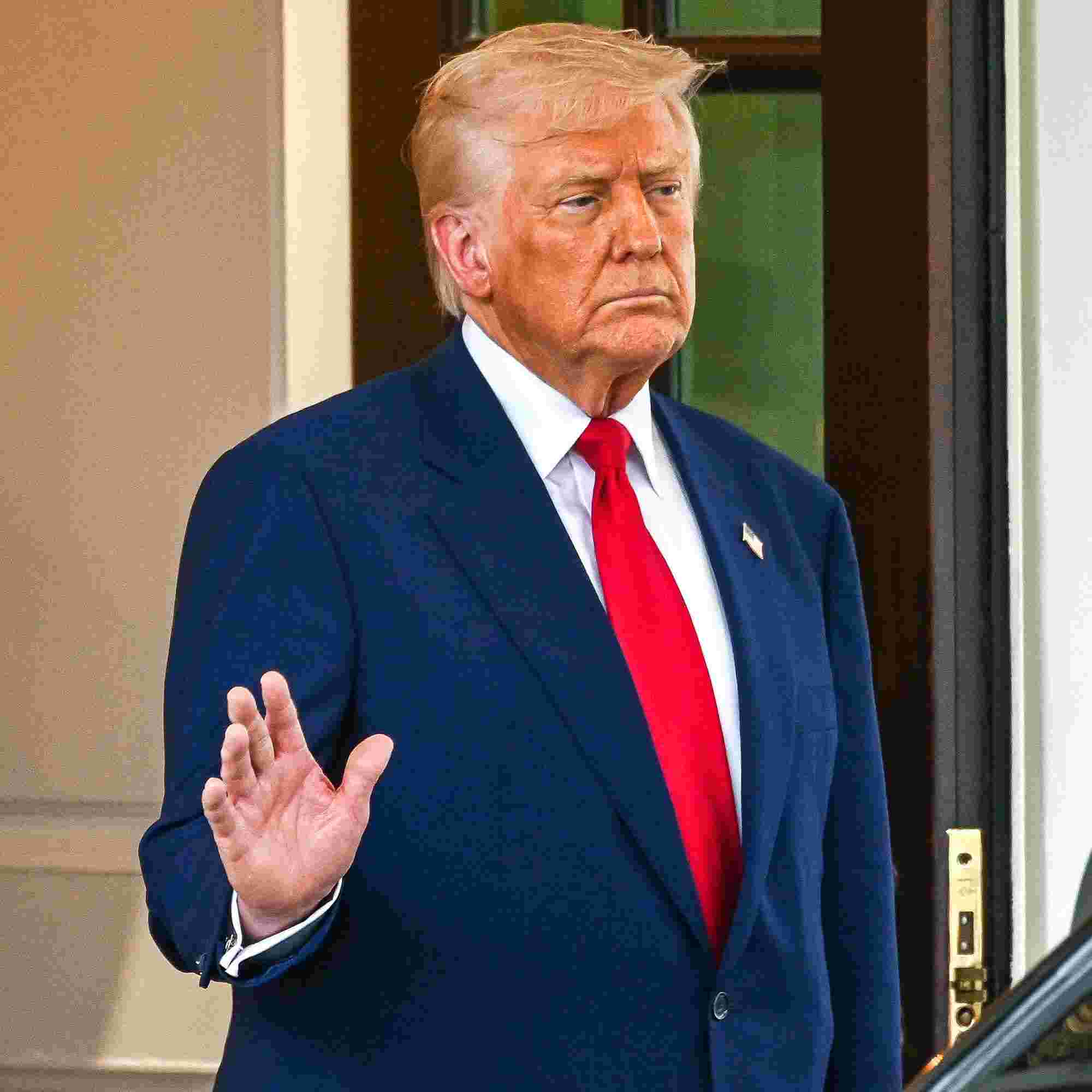 https://static.libsyn.com/p/assets/e/d/b/8/edb86f576242ad42d959afa2a1bf1c87/F250407LA016_PC.jpeg