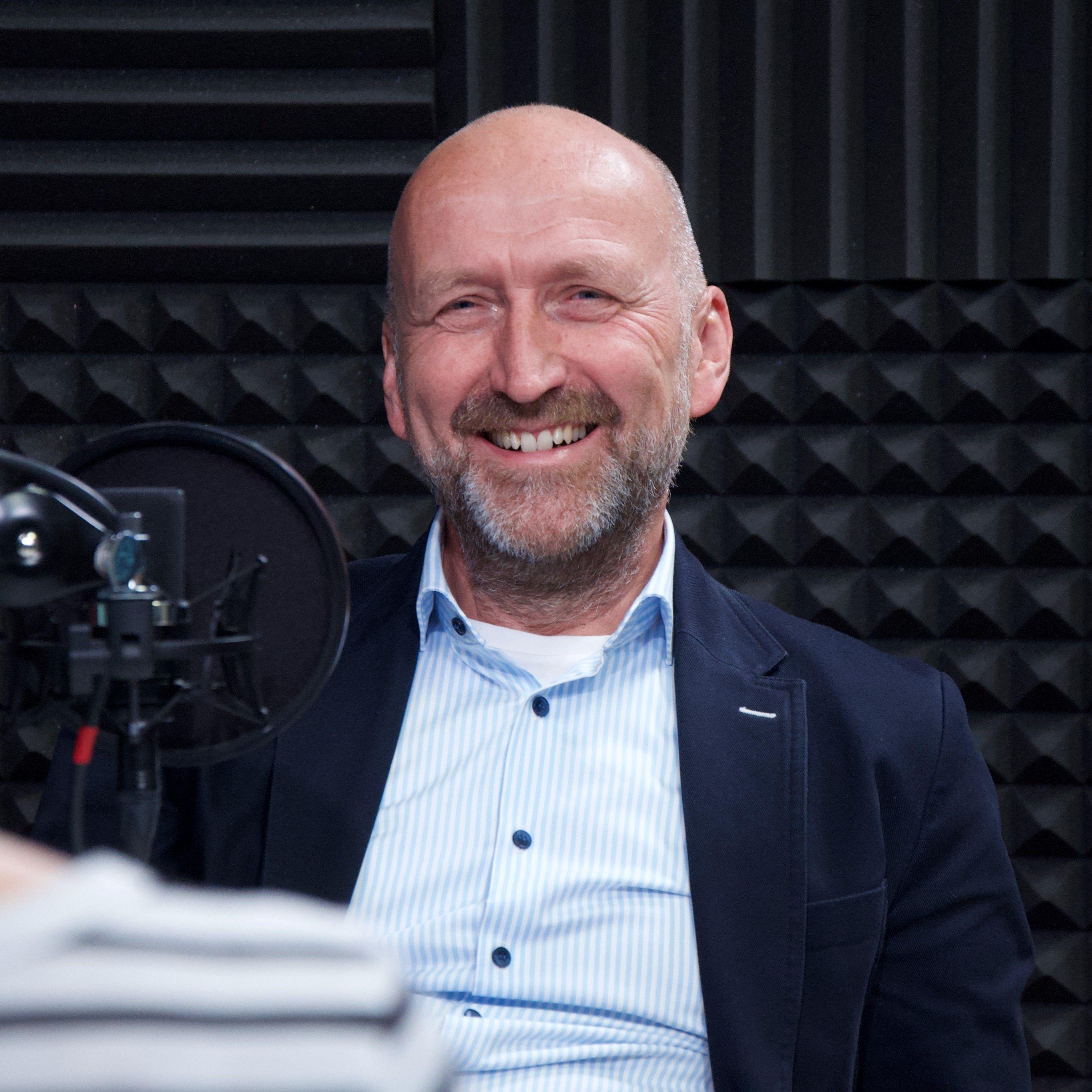 https://audioboom.com/i/42864346.jpg