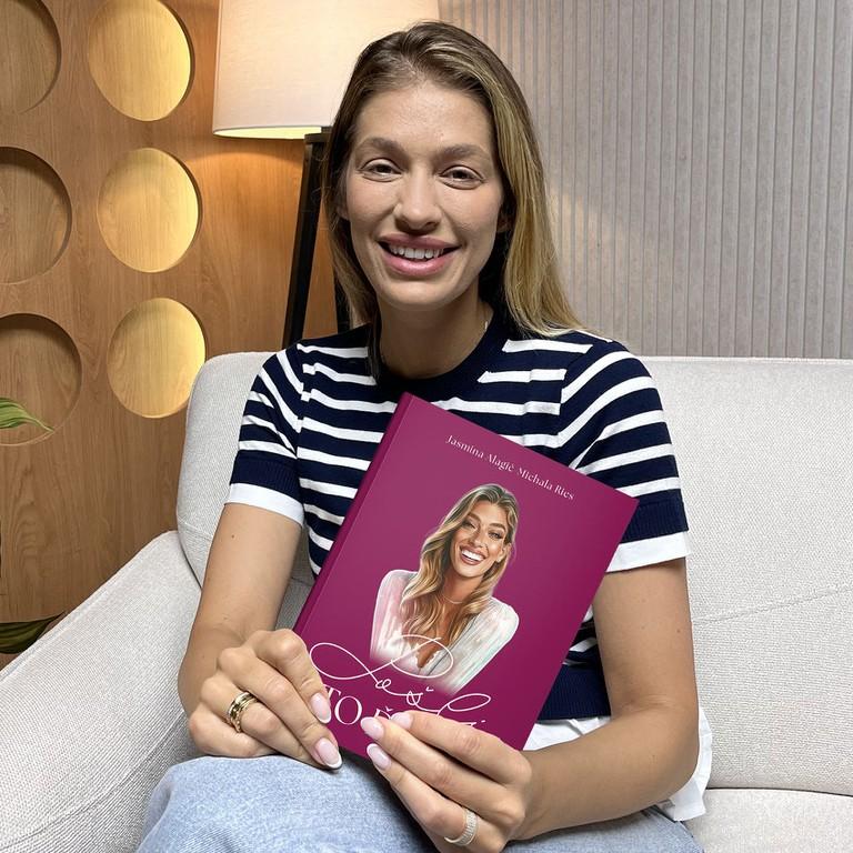 https://pbcdn1.podbean.com/imglogo/ep-logo/pbblog6923863/Jasmina1_4ibqgw.jpeg