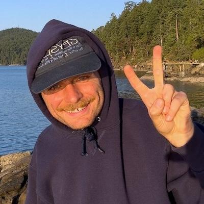 https://static.libsyn.com/p/assets/8/c/d/4/8cd49983738213c416c3140a3186d450/macdemarco.jpg