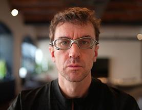 https://static.libsyn.com/p/assets/f/e/b/7/feb73fe43a46498416c3140a3186d450/Pablos_Holman.jpg