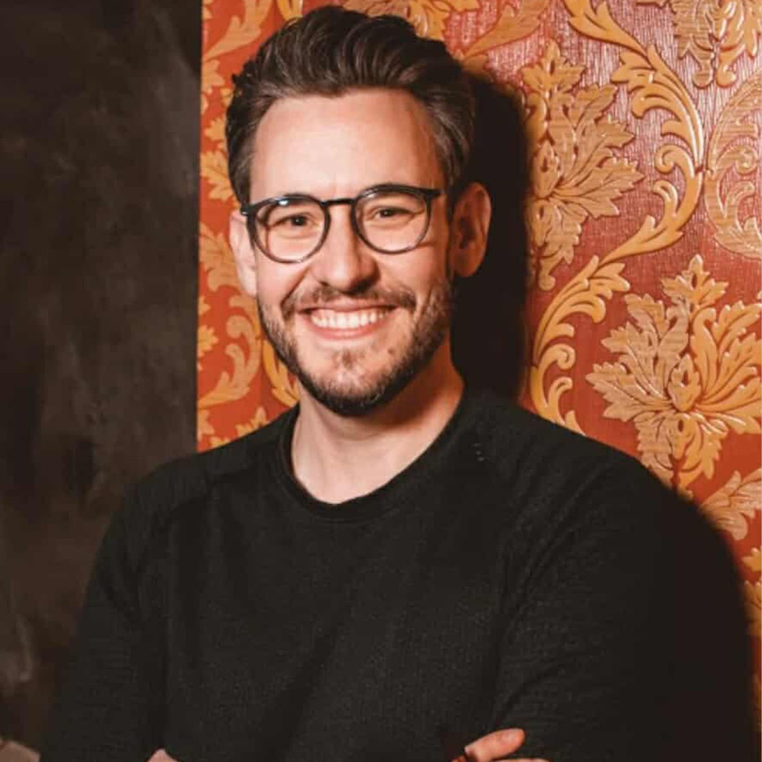 https://www.showbizmonkeys.com/uploaded/Jason-Chatfield-2110.jpg