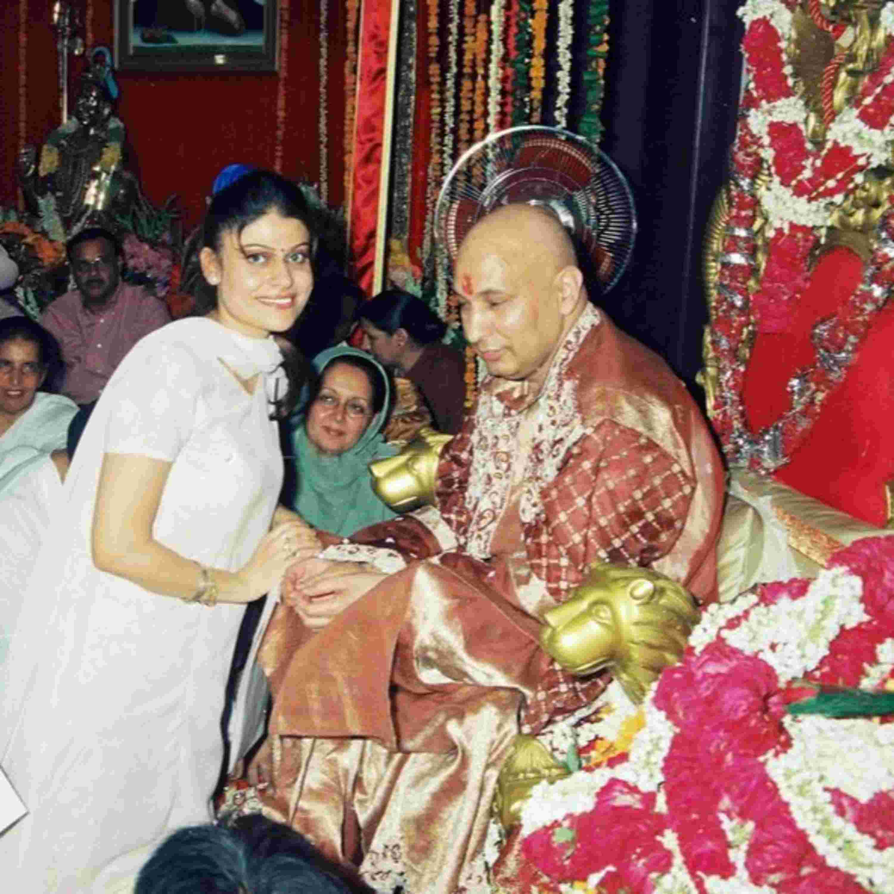 https://files.hubhopper.com/podcast/461972/episode/32870540/guruji-satsang-shared-by-ashu-manchanda-aunty-guruji-time-sangat-satsang-16.jpg